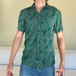 Banana Leaf Print Casual Button Down